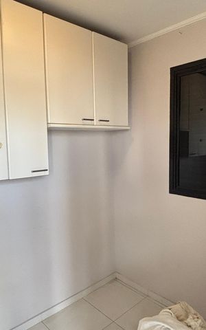 Apartamento à venda com 270m², 4 quartos e 3 vagas Apartamento à venda com 270m², 4 quartos e 3 vagasQuarto de Serviço