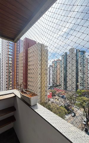 Apartamento à venda com 270m², 4 quartos e 3 vagas Apartamento à venda com 270m², 4 quartos e 3 vagasVaranda da Suíte 4