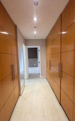 Apartamento à venda com 270m², 4 quartos e 3 vagas Apartamento à venda com 270m², 4 quartos e 3 vagasSuíte 1