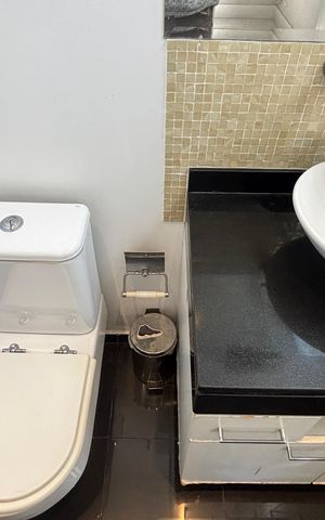 Apartamento à venda com 270m², 4 quartos e 3 vagas Apartamento à venda com 270m², 4 quartos e 3 vagasBanheiro da Suíte 3
