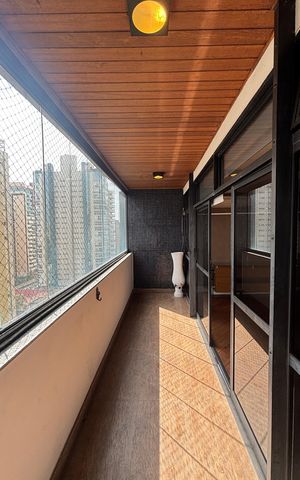 Apartamento à venda com 270m², 4 quartos e 3 vagas Apartamento à venda com 270m², 4 quartos e 3 vagasVaranda da Sala