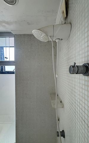 Apartamento à venda com 270m², 4 quartos e 3 vagas Apartamento à venda com 270m², 4 quartos e 3 vagasBanheiro da Suíte 1