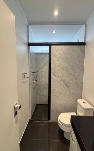 Apartamento à venda com 270m², 4 quartos e 3 vagas Apartamento à venda com 270m², 4 quartos e 3 vagasBanheiro da Suíte 4