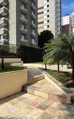 Apartamento à venda com 270m², 4 quartos e 3 vagas Apartamento à venda com 270m², 4 quartos e 3 vagasÁrea comum
