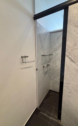 Apartamento à venda com 270m², 4 quartos e 3 vagas Apartamento à venda com 270m², 4 quartos e 3 vagasBanheiro da Suíte 4