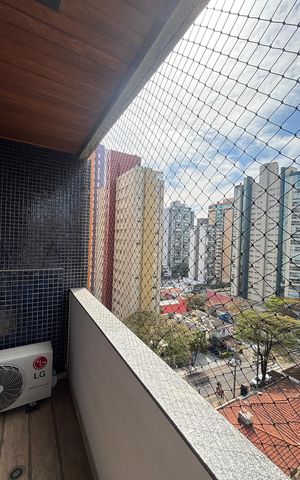 Apartamento à venda com 270m², 4 quartos e 3 vagas Apartamento à venda com 270m², 4 quartos e 3 vagasVaranda da Suíte 1