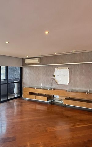 Apartamento à venda com 270m², 4 quartos e 3 vagas Apartamento à venda com 270m², 4 quartos e 3 vagasSala
