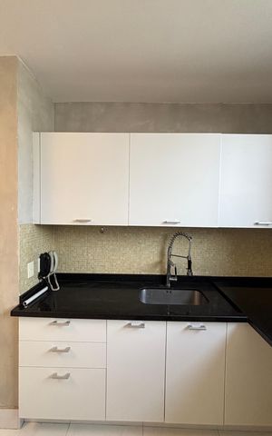 Apartamento à venda com 270m², 4 quartos e 3 vagas Apartamento à venda com 270m², 4 quartos e 3 vagasCozinha