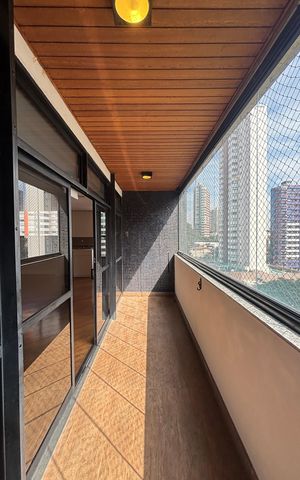 Apartamento à venda com 270m², 4 quartos e 3 vagas Apartamento à venda com 270m², 4 quartos e 3 vagasVaranda da Sala