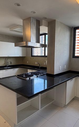Apartamento à venda com 270m², 4 quartos e 3 vagas Apartamento à venda com 270m², 4 quartos e 3 vagasCozinha