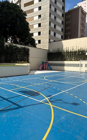 Apartamento à venda com 270m², 4 quartos e 3 vagas Apartamento à venda com 270m², 4 quartos e 3 vagasÁrea Comum - Quadra