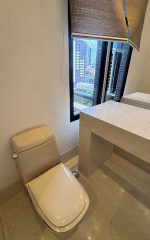 Apartamento à venda com 270m², 4 quartos e 3 vagas Apartamento à venda com 270m², 4 quartos e 3 vagasLavabo