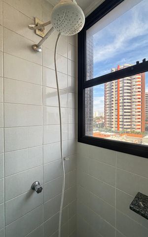Apartamento à venda com 270m², 4 quartos e 3 vagas Apartamento à venda com 270m², 4 quartos e 3 vagasBanheiro de Serviço