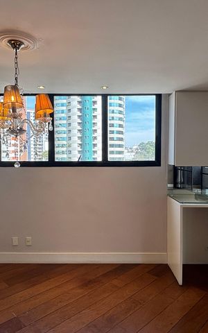 Apartamento à venda com 270m², 4 quartos e 3 vagas Apartamento à venda com 270m², 4 quartos e 3 vagasSala
