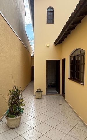 Casa à venda com 240m², 3 quartos e 3 vagasQuintal