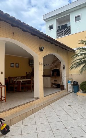 Casa à venda com 240m², 3 quartos e 3 vagasQuintal
