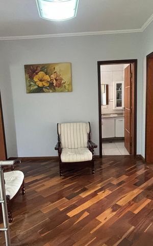 Casa à venda com 240m², 3 quartos e 3 vagasHall Quartos