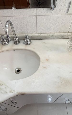 Casa à venda com 240m², 3 quartos e 3 vagasBanheiro da Suíte