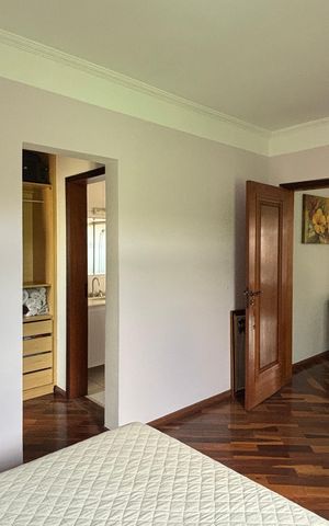 Casa à venda com 240m², 3 quartos e 3 vagasSuíte