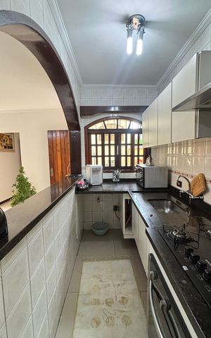 Casa à venda com 240m², 3 quartos e 3 vagasCozinha