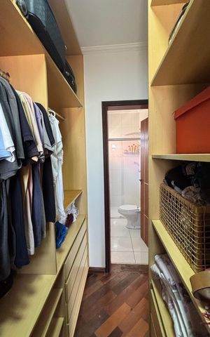 Casa à venda com 240m², 3 quartos e 3 vagasSuíte Closet