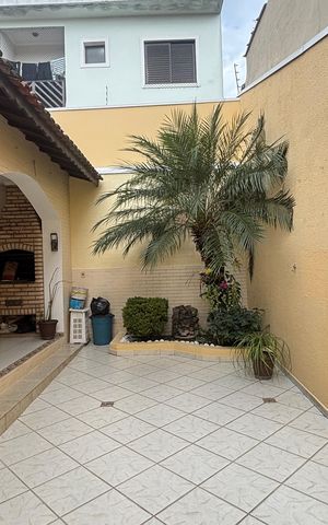 Casa à venda com 240m², 3 quartos e 3 vagasQuintal