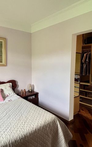 Casa à venda com 240m², 3 quartos e 3 vagasSuíte