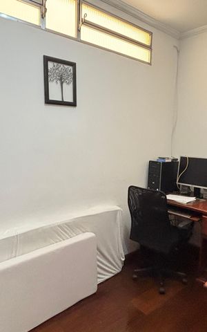 Casa à venda com 240m², 3 quartos e 3 vagasEscritório