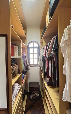 Casa à venda com 240m², 3 quartos e 3 vagasSuíte Closet