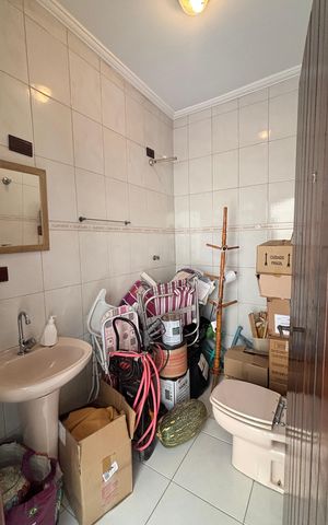 Casa à venda com 240m², 3 quartos e 3 vagasQuintal - banheiro