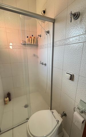 Casa à venda com 240m², 3 quartos e 3 vagasBanheiro da Suíte