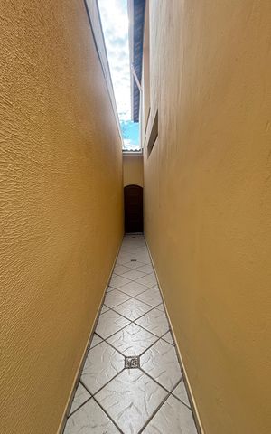 Casa à venda com 240m², 3 quartos e 3 vagasCorredor