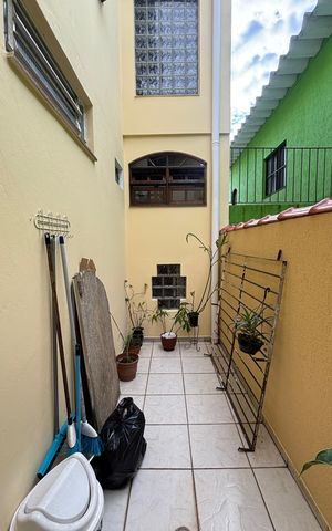 Casa à venda com 240m², 3 quartos e 3 vagasÁrea de Serviço