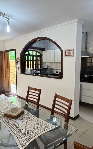 Casa à venda com 240m², 3 quartos e 3 vagasCozinha