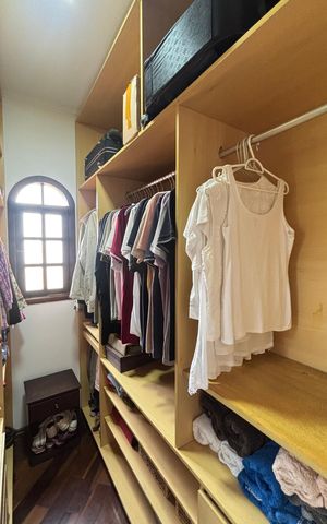Casa à venda com 240m², 3 quartos e 3 vagasSuíte Closet