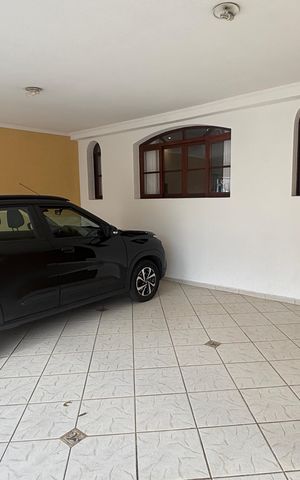 Casa à venda com 240m², 3 quartos e 3 vagasGaragem