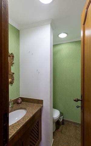 Apartamento à venda com 186m², 4 quartos e 2 vagas Apartamento à venda com 186m², 4 quartos e 2 vagasLavabo