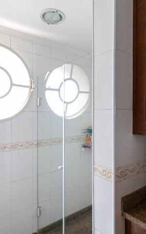 Apartamento à venda com 186m², 4 quartos e 2 vagas Apartamento à venda com 186m², 4 quartos e 2 vagasBanheiro 1 - Suíte