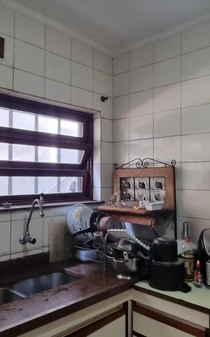 Casa à venda com 189m², 3 quartos e 2 vagas Casa à venda com 189m², 3 quartos e 2 vagasCozinha