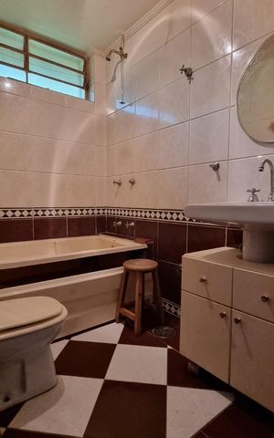 Casa à venda com 189m², 3 quartos e 2 vagas Casa à venda com 189m², 3 quartos e 2 vagasBanheiro 2