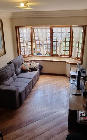 Casa à venda com 189m², 3 quartos e 2 vagas Casa à venda com 189m², 3 quartos e 2 vagasSala de Estar