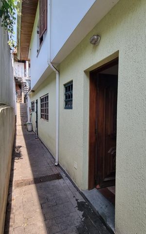 Casa à venda com 189m², 3 quartos e 2 vagas Casa à venda com 189m², 3 quartos e 2 vagasÁrea Externa
