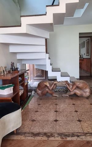 Casa à venda com 189m², 3 quartos e 2 vagas Casa à venda com 189m², 3 quartos e 2 vagasSala de Estar