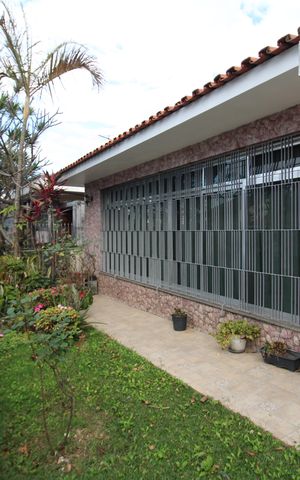Casa à venda com 276m², 3 quartos e 2 vagasGaragem