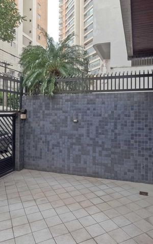 Casa para alugar com 250m², 4 quartos e 6 vagasGaragem