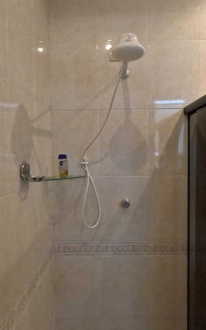 Casa para alugar com 250m², 4 quartos e 6 vagasBanheiro da Suíte 1