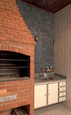 Casa para alugar com 250m², 4 quartos e 6 vagasÁrea Externa