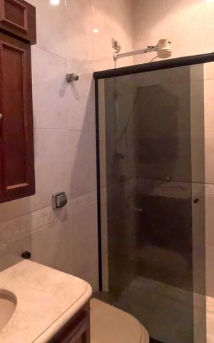 Casa para alugar com 250m², 4 quartos e 6 vagasBanheiro da Suíte 1