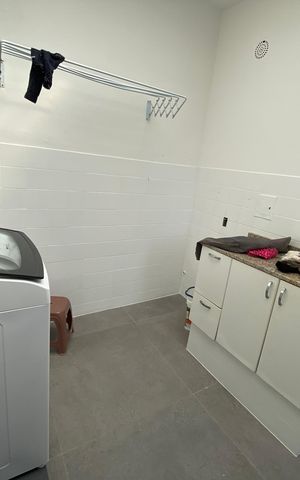 Casa à venda com 600m², 6 quartos e 3 vagas Casa à venda com 600m², 6 quartos e 3 vagasLavanderia
