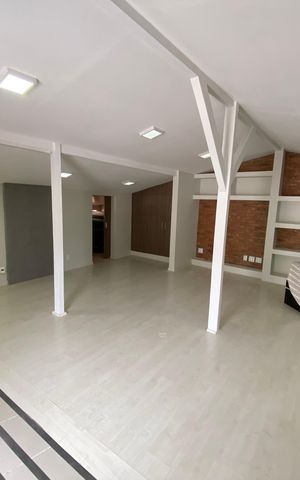 Casa à venda com 600m², 6 quartos e 3 vagas Casa à venda com 600m², 6 quartos e 3 vagasSala 2